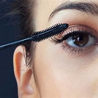 eyeliner mascara
