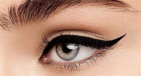 Eyeliner Tip Winged