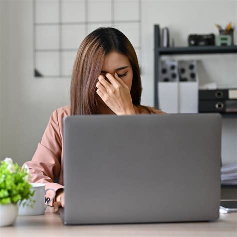 Eyes Burning While Using Laptop