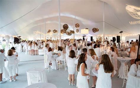 Fête toute blanche : célébrer l'élégance et la pureté en blanc!
