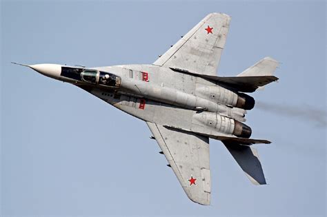 f 16 vs russian jets