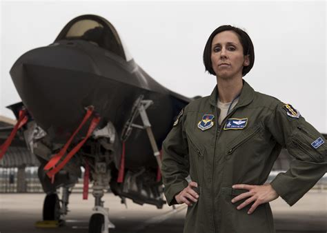 f 35 female pilot