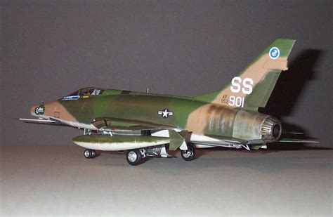 f100 super sabre model