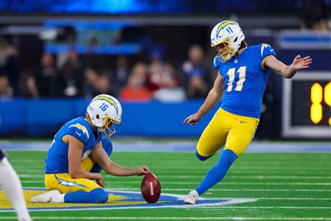 Rare Fair Catch Field Goal Attempt Makes NFL History