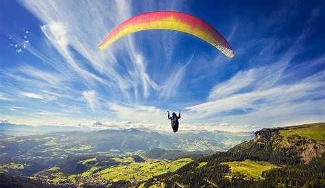 Parapente et deltaplane au Col de la Forclaz. - Spot de parapente à