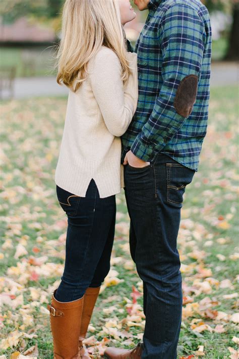 2023 Fall Engagement Photo Outfit Ideas For Couples