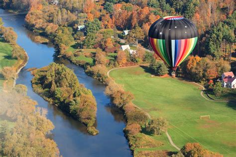 Fall Foliage HotAir Balloon Rides in the US