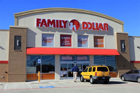 family dollar time close