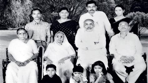 family of narendra modi