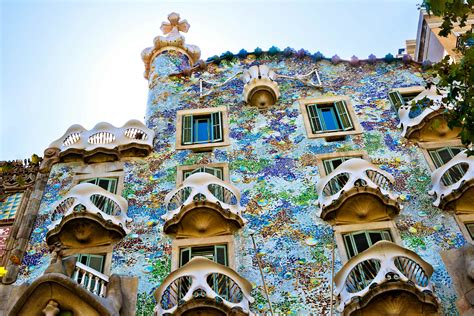 famous architecture in barcelona