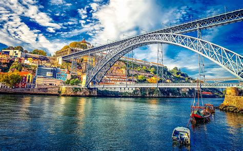 famous bridge in porto portugal