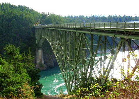 famous bridge in washington state