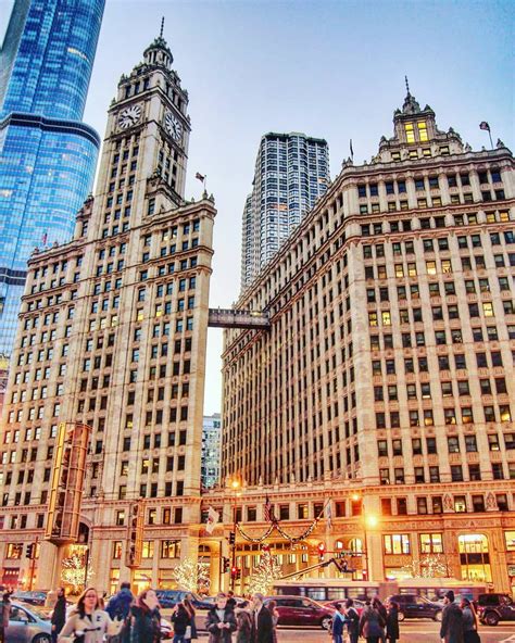 famous buildings in chicago skyline