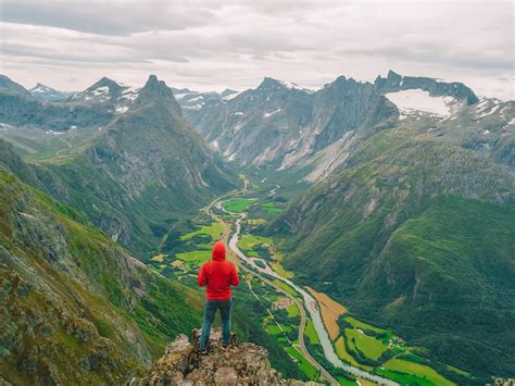 famous hikes in norway