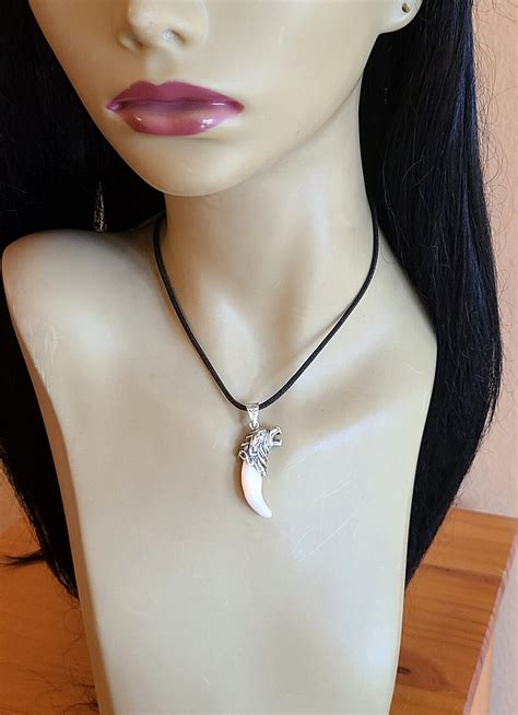 Fang Necklace