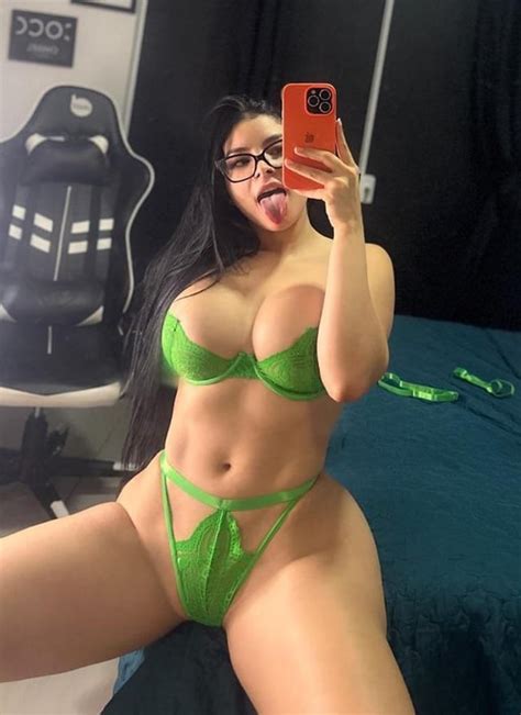 fans gomez only winnie