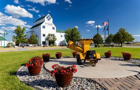fargo visitor center