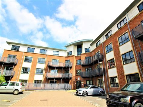 Farnborough Flat Share