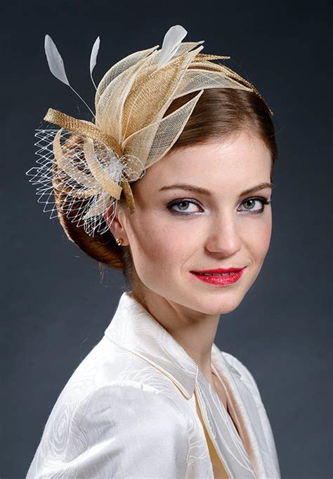 Fascinator.hat