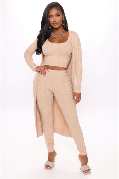Get Cozy and Stylish with Fashion Nova’s Comfy Sets – Perfect for Lounging or Running Errands!