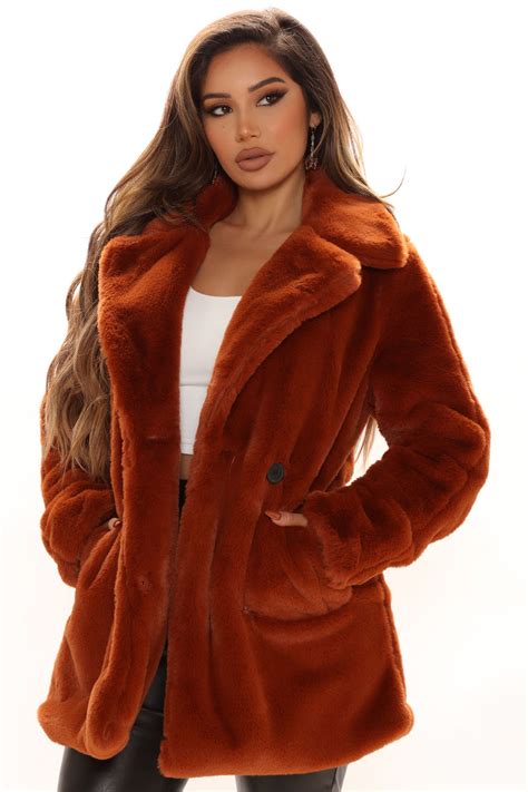 Stay Cozy in Style with Fashion Nova’s Fabulous Fur Coats!