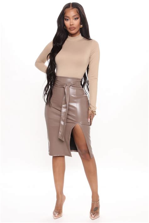 Get the Ultimate Fashion Statement with Fashion Nova’s Leather Skirts – Embrace Style and Elegance!