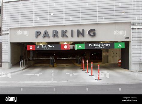 Convenient & Stylish: Park with Ease at Chicago Fashion Outlets!