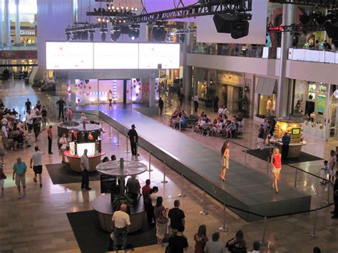 Discover Fashion Show Mall’s Exciting Job Opportunities and Join the Stylish Team Today!