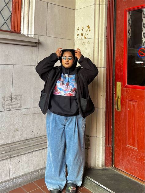 fat people wearing baggy clothes
