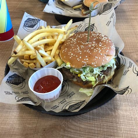 fatburger med hat