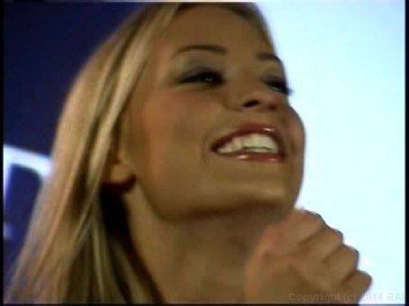 featuring exposed anais