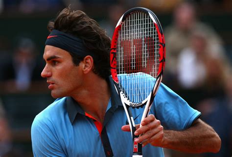 federer's string pattern in his tennis racket