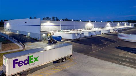 fedex local distribution center
