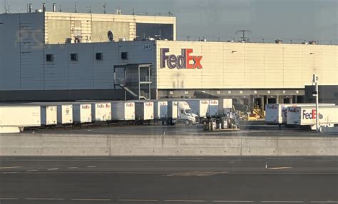 fedex location newark nj