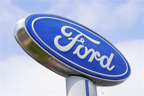 feds concerned about ford fuel leak recall