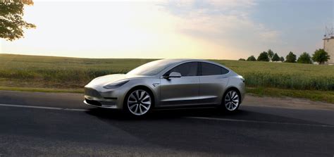 Felfedte magát élőben a Tesla Model 3