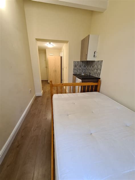 Feltham Studio Flat Rent