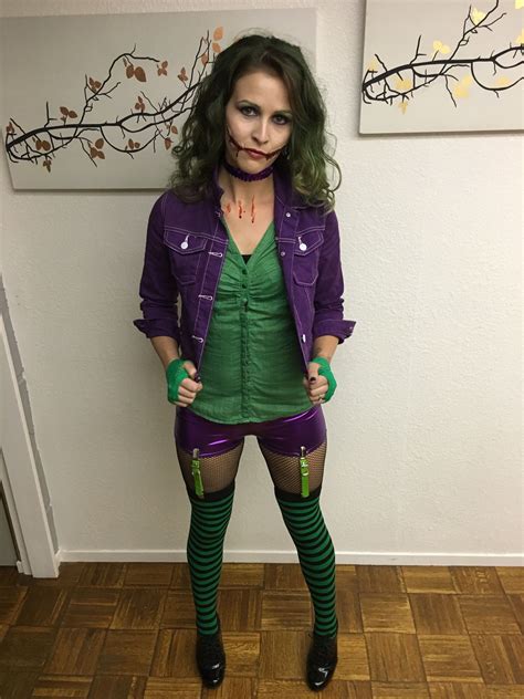 female joker halloween costume