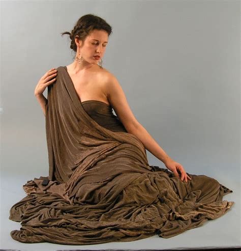 female poses model nude