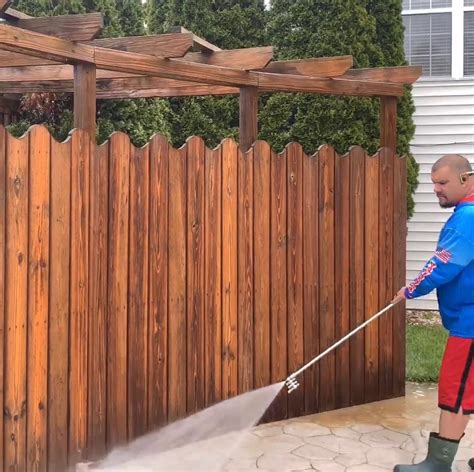 fence cleaning