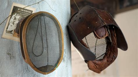 Fencing Mask Brown