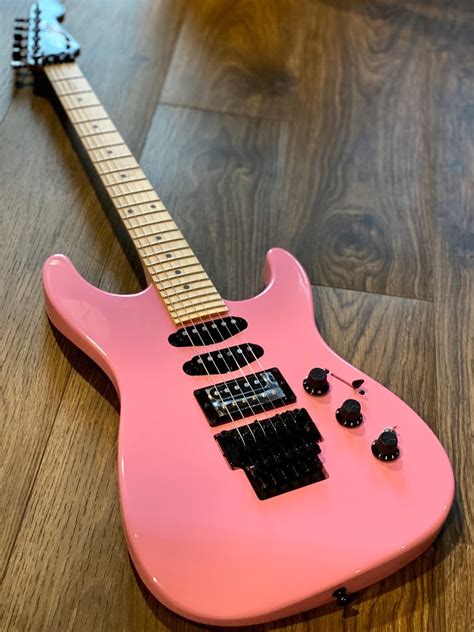 Fender Hm Strat Pink