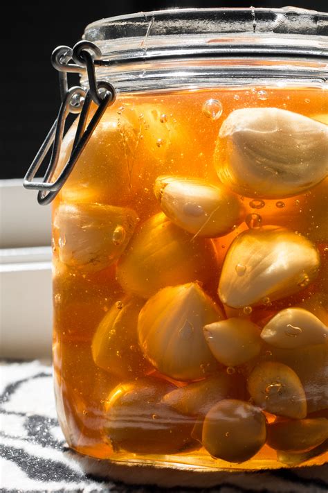 fermenting garlic in honey