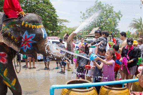 festival del agua de songkran tailandia
