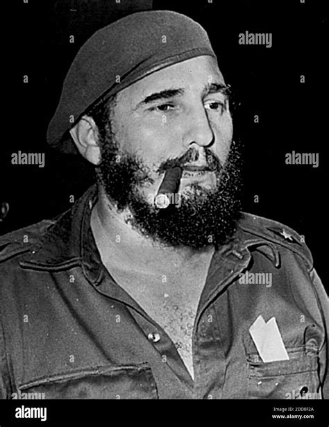 fidel castro black and white