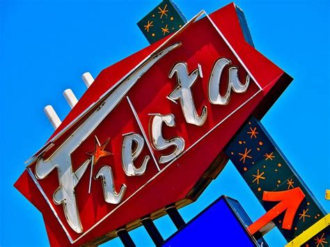 Fiesta, Arlington, TX A stillfunctioning America's Best V… Flickr
