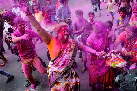 fiesta de colores en la india