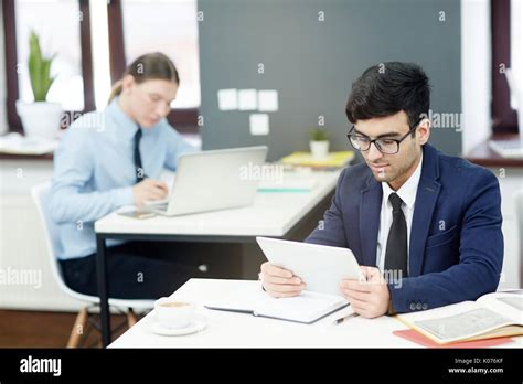 find a financial manager