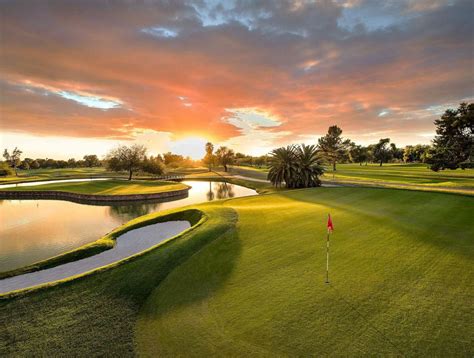find golf courses near me