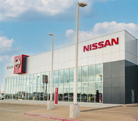 find nissan dealership near me service